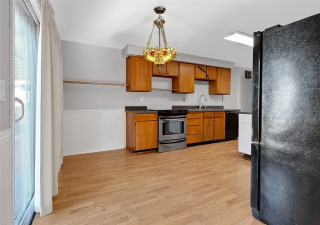 Photo 4 of Single family home for sale at 6224 S Prospect St, Tacoma, WA 98409 | MLS# NWM2597421 | Listing updated on 2026-10-29