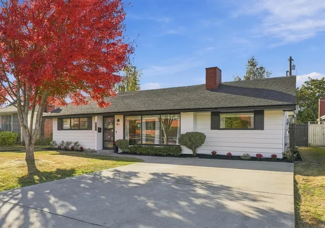 Photo 1 of Single family home for sale at 722 Wetmore Ave, Everett, WA 98201 | MLS# NWM2597447 | Listing updated on 2026-10-26