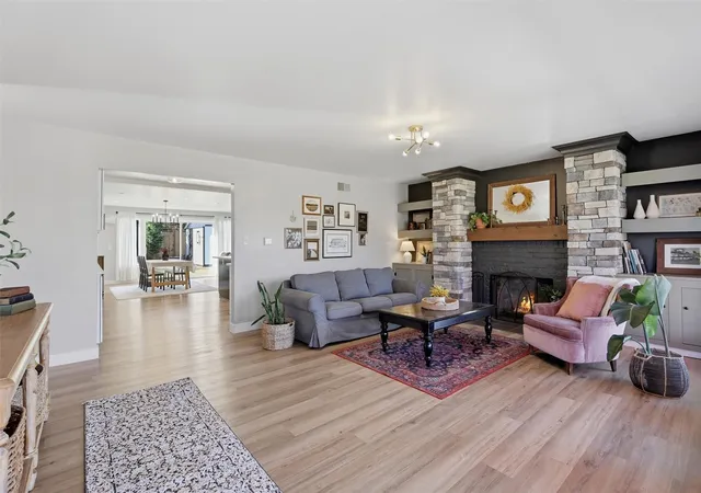 Photo 3 of Single family home for sale at 722 Wetmore Ave, Everett, WA 98201 | MLS# NWM2597447 | Listing updated on 2026-10-26