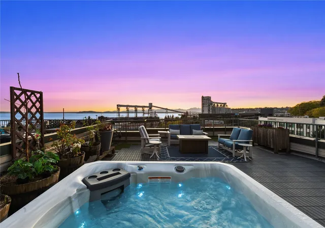 Condo for sale at 524 6th Avenue W #407, Seattle, WA 98119 | MLS# NWM2597456