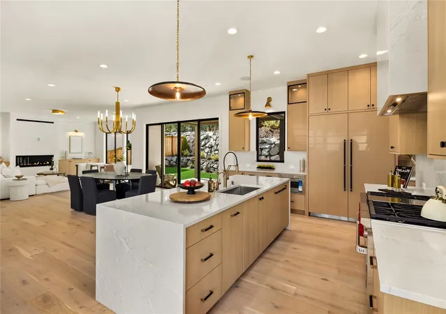 Photo 4 of Single family home for sale at 11315 113th Place, Kirkland, WA 98033 | MLS# NWM2597473 | Listing updated on 2026-10-23