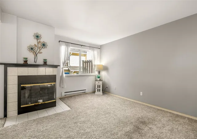 Photo 3 of Townhouse for sale at 927 132nd Street SW #C2, Everett, WA 98204 | MLS# NWM2597481 | Listing updated on 2026-10-24