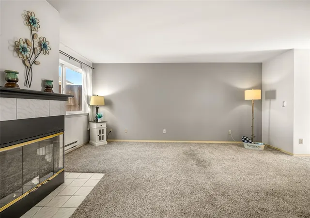 Photo 4 of Townhouse for sale at 927 132nd Street SW #C2, Everett, WA 98204 | MLS# NWM2597481 | Listing updated on 2026-10-24
