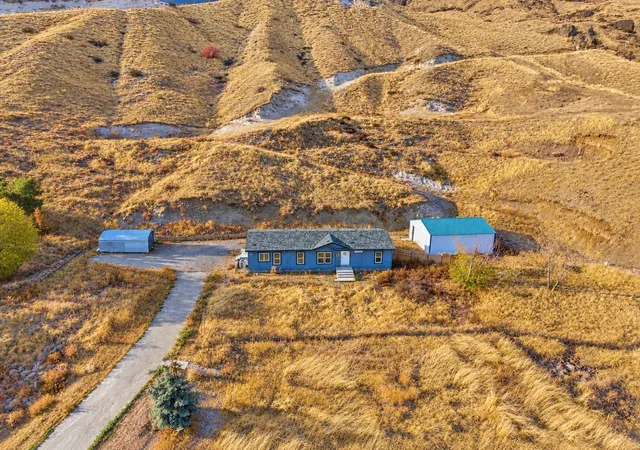 Single family home for sale at 3570 Pinnacle Pl, Wenatchee, WA 98801 | MLS# NWM2597482