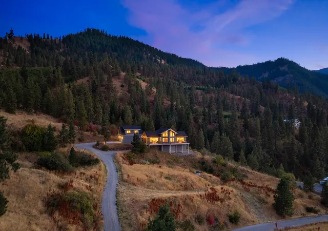 Photo 2 of Single family home for sale at 5342 Whispering Ridge Dr, Wenatchee, WA 98801 | MLS# NWM2597494 | Listing updated on 2026-10-27