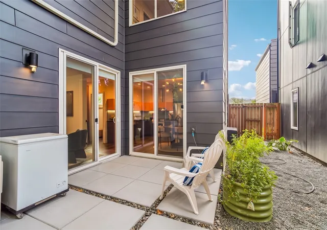 Photo 2 of Townhouse for sale at 731 S Southern St #6, Seattle, WA 98108 | MLS# NWM2597502 | Listing updated on 2026-10-23