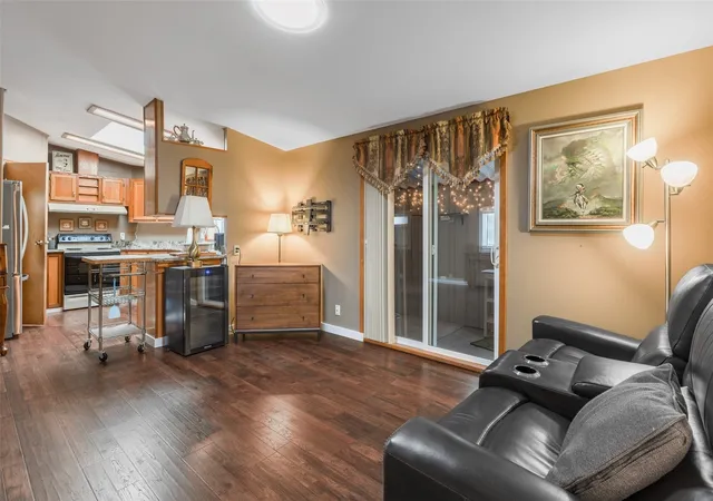 Photo 3 of Manufactured home for sale at 1402 NE 22nd Street #551, Auburn, WA 98002 | MLS# NWM2597508 | Listing updated on 2026-10-23