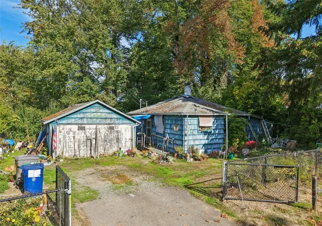 Photo 3 of Pending - Backup Offer Requested at 12410 Ne 95th Street, Kirkland, WA 98033 | MLS# NWM2597519 | Listing updated on 2026-10-26