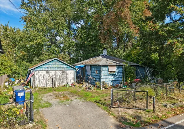 Photo 4 of Land for sale at 12410 NE 95th Street, Kirkland, WA 98033 | MLS# NWM2597519 | Listing updated on 2026-10-26