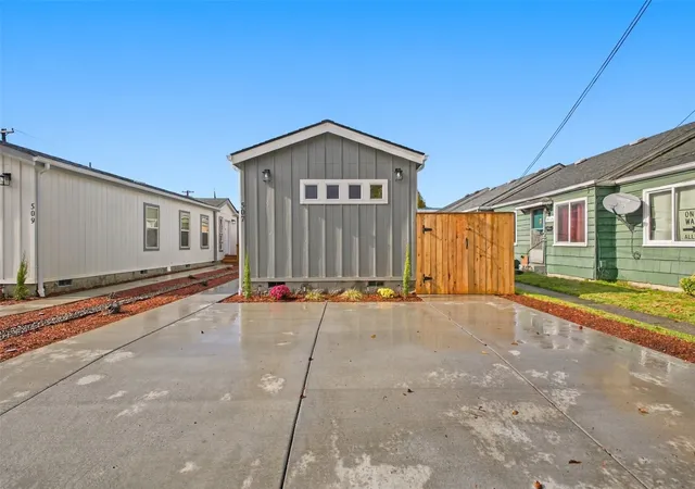Photo 2 of Manufactured home for sale at 507 S 5th Avenue, Kelso, WA 98626 | MLS# NWM2597523 | Listing updated on 2026-10-31