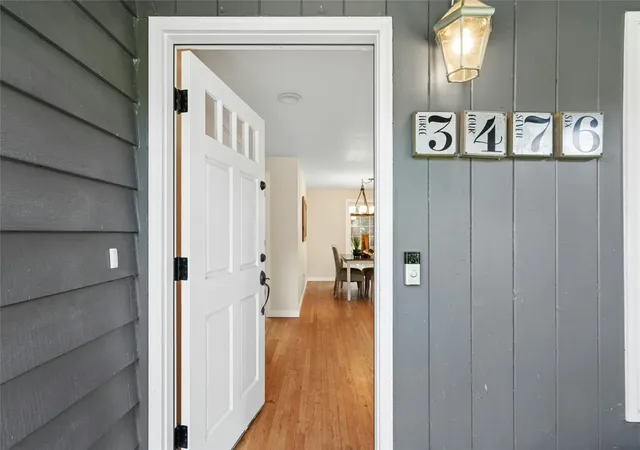 Photo 3 of Single family home for sale at 3476 77th Place SE, Mercer Island, WA 98040 | MLS# NWM2597541 | Listing updated on 2026-10-27