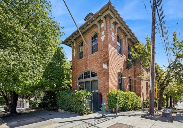 Condo for sale at 1406 Harvard Ave #106, Seattle, WA 98122 | MLS# NWM2597554
