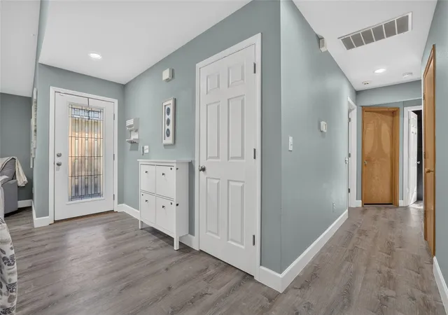 Photo 4 of Single family home for sale at 303 105th Street E, Tacoma, WA 98445 | MLS# NWM2597567 | Listing updated on 2026-10-25