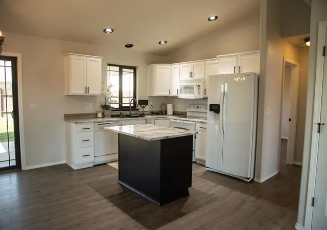 Photo 2 of Single family home for sale at 5502 Sosas Ct, Pasco, WA 99301 | MLS# NWM2597568 | Listing updated on 2026-10-23