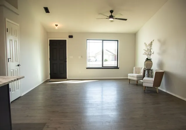 Photo 3 of Single family home for sale at 5502 Sosas Ct, Pasco, WA 99301 | MLS# NWM2597568 | Listing updated on 2026-10-23
