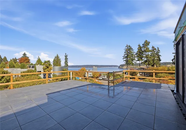 Photo 3 of Single family home for sale at 5813 Reid Dr NW, Gig Harbor, WA 98335 | MLS# NWM2597572 | Listing updated on 2026-10-23