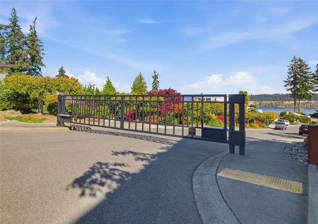 Photo 4 of Single family home for sale at 5813 Reid Dr NW, Gig Harbor, WA 98335 | MLS# NWM2597572 | Listing updated on 2026-10-23