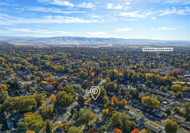 Photo 3 of Single family home for sale at 920 Catherine St, Walla Walla, WA 99362 | MLS# NWM2597578 | Listing updated on 2026-10-27