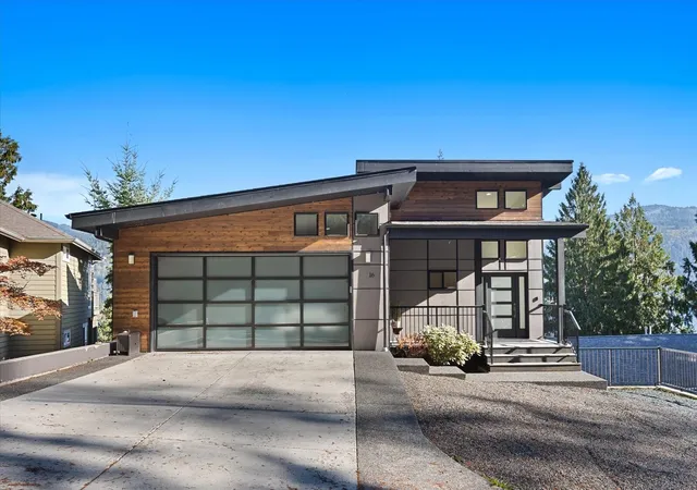 Photo 2 of Single family home for sale at 16 N Point Dr, Bellingham, WA 98229 | MLS# NWM2597584 | Listing updated on 2026-10-26