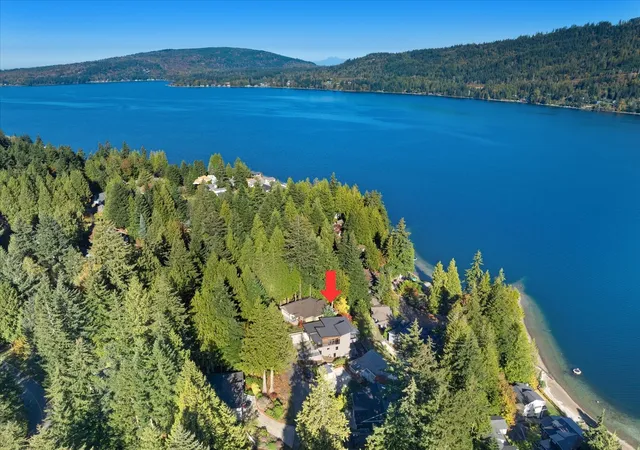 Photo 4 of Single family home for sale at 16 N Point Dr, Bellingham, WA 98229 | MLS# NWM2597584 | Listing updated on 2026-10-26