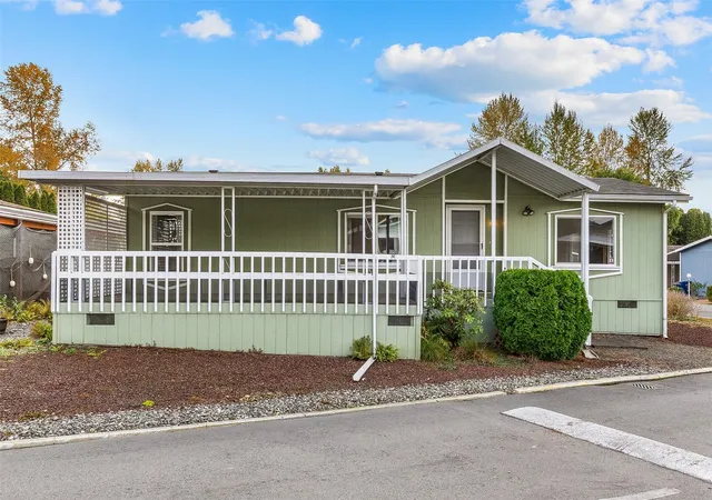 Photo 1 of Manufactured home for sale at 5900 64th Street Ne #122, Marysville, WA 98270 | MLS# NWM2597603 | Listing updated on 2026-10-24