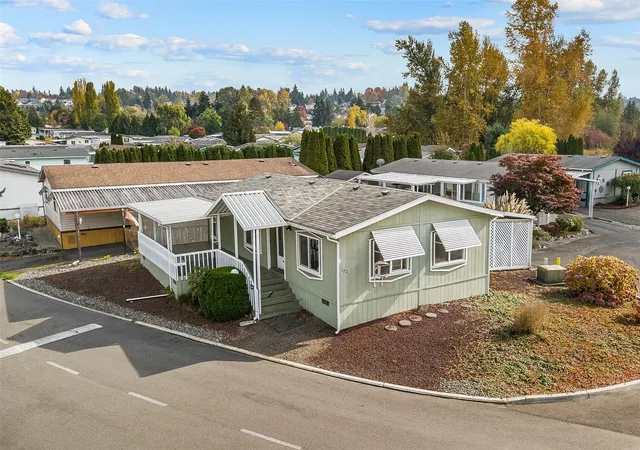 Photo 2 of Manufactured home for sale at 5900 64th Street Ne #122, Marysville, WA 98270 | MLS# NWM2597603 | Listing updated on 2026-10-24