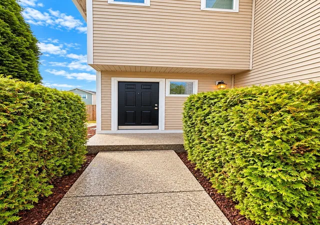 Photo 1 of Single family home for sale at 18438 95th Avenue E, Puyallup, WA 98375 | MLS# NWM2597613 | Listing updated on 2026-10-27