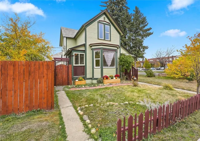 Photo 2 of Single family home for sale at 209 E Capitol Ave, Ellensburg, WA 98926 | MLS# NWM2597623 | Listing updated on 2026-10-28