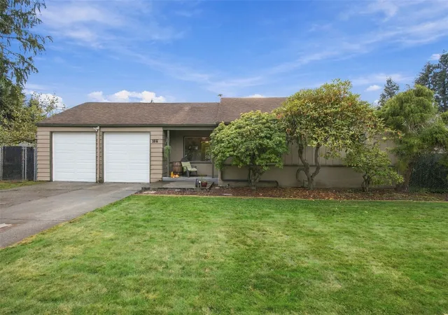 Photo 1 of Single family home for sale at 18 W Intercity Ave, Everett, WA 98204 | MLS# NWM2597641 | Listing updated on 2026-10-25