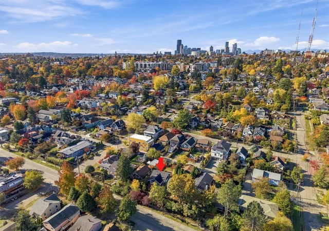 Photo 2 of Single family home for sale at 1515 Martin Luther King Jr Way, Seattle, WA 98122 | MLS# NWM2597665 | Listing updated on 2026-10-26