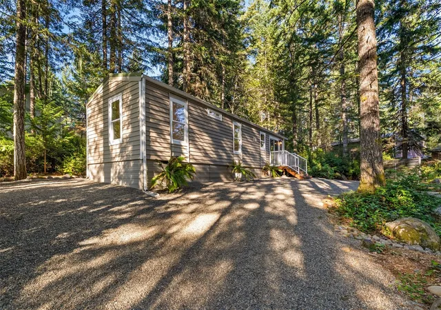 Photo 3 of Manufactured home for sale at 71 N Spindrift Dr, Lilliwaup, WA 98555 | MLS# NWM2597690 | Listing updated on 2026-10-26