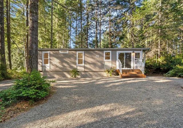 Photo 3 of Manufactured home for sale at 71 N Spindrift Dr, Lilliwaup, WA 98555 | MLS# NWM2597690 | Listing updated on 2026-10-26