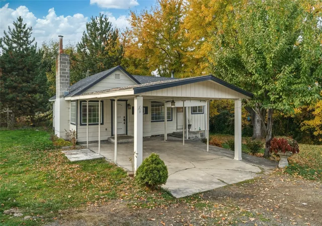 Photo 3 of Single family home for sale at 85183 Highway 11, Milton Freewater, OR 97862 | MLS# NWM2597706 | Listing updated on 2026-10-26