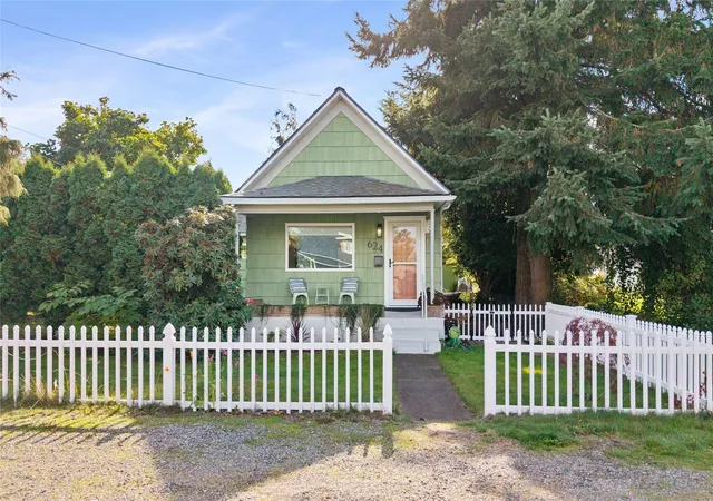 Photo 1 of Single family home for sale at 624 Elizabeth St, Sumner, WA 98390 | MLS# NWM2597721 | Listing updated on 2026-10-28