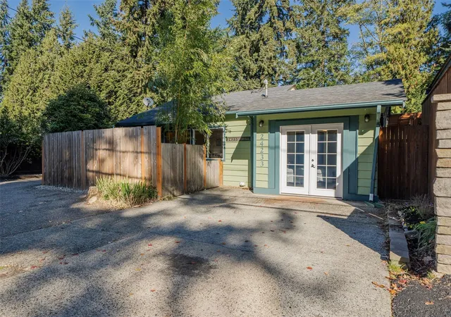 Photo 2 of Single family home for sale at 24233 Firdale Ave, Edmonds, WA 98020 | MLS# NWM2597724 | Listing updated on 2026-10-29