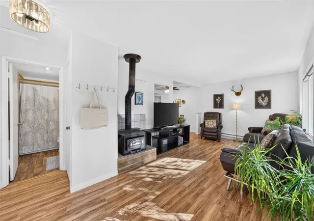 Photo 4 of Single family home for sale at 24233 Firdale Ave, Edmonds, WA 98020 | MLS# NWM2597724 | Listing updated on 2026-10-29