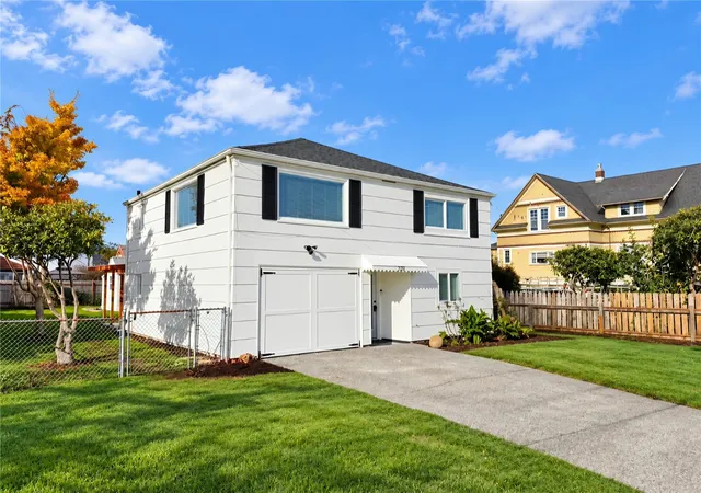Photo 1 of Single family home for sale at 720 7th Street, Hoquiam, WA 98550 | MLS# NWM2597732 | Listing updated on 2026-10-28