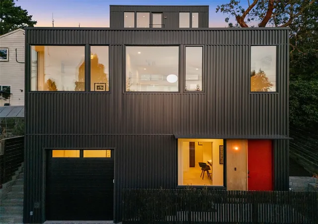 Townhouse for sale at 8147 14th Avenue SW, Seattle, WA 98106 | MLS# NWM2597743