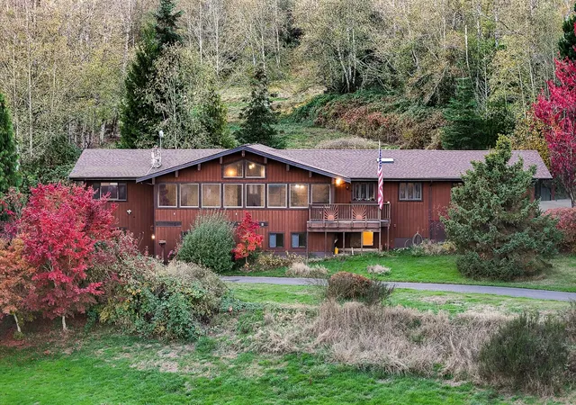 Photo 1 of Single family home for sale at 9385 Stein Rd, Custer, WA 98240 | MLS# NWM2597744 | Listing updated on 2026-10-25