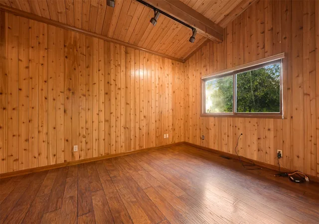 Photo 4 of Single family home for sale at 9385 Stein Rd, Custer, WA 98240 | MLS# NWM2597744 | Listing updated on 2026-10-25