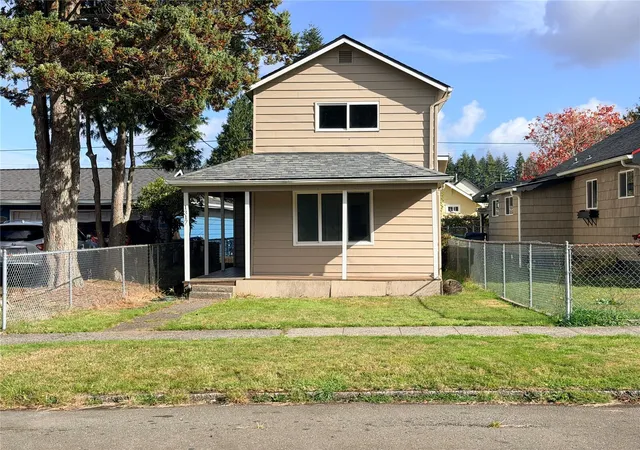 Single family home for sale at 1317 5th Street, Aberdeen, WA 98520 | MLS# NWM2597745