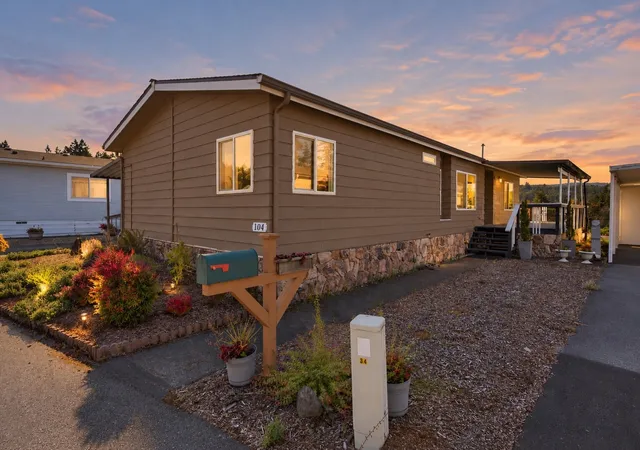 Manufactured home for sale at 104 Sereno Cir Dr, Bremerton, WA 98312 | MLS# NWM2597756