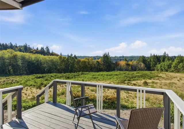 Photo 2 of Manufactured home for sale at 104 Sereno Cir Dr, Bremerton, WA 98312 | MLS# NWM2597756 | Listing updated on 2026-10-26