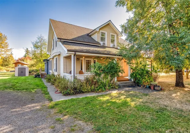 Photo 2 of Multi family home for sale at 17902 Vashon Hwy Sw, Vashon, WA 98070 | MLS# NWM2597777 | Listing updated on 2026-10-26
