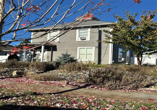 Photo 2 of Single family home for sale at 1202 5th Street, Anacortes, WA 98221 | MLS# NWM2597793 | Listing updated on 2026-10-26