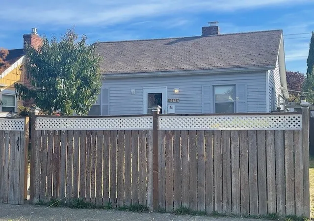 Photo 2 of Single family home for sale at 1717 S Oakes St, Tacoma, WA 98405 | MLS# NWM2597818 | Listing updated on 2026-10-30
