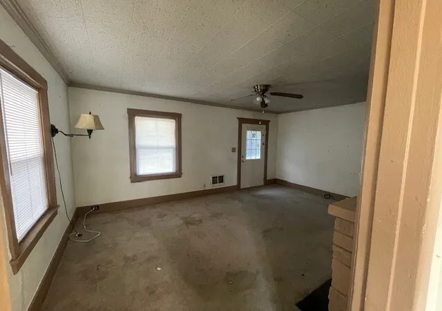 Photo 4 of Single family home for sale at 1717 S Oakes St, Tacoma, WA 98405 | MLS# NWM2597818 | Listing updated on 2026-10-30