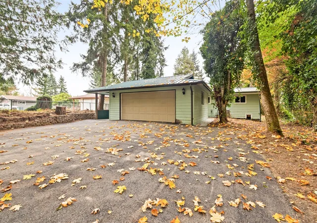 Photo 4 of Single family home for sale at 231 E Elderberry Ln, Port Angeles, WA 98362 | MLS# NWM2597827 | Listing updated on 2026-10-26