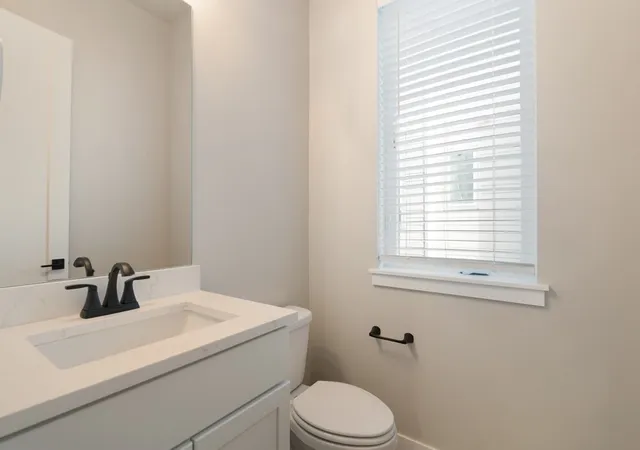 Photo 3 of Townhouse for sale at 6613 S 128th Street, Seattle, WA 98178 | MLS# NWM2597838 | Listing updated on 2026-10-29