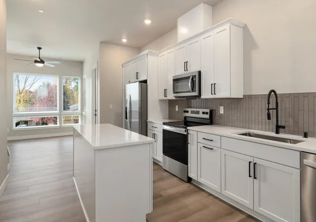 Photo 4 of Townhouse for sale at 6613 S 128th Street, Seattle, WA 98178 | MLS# NWM2597838 | Listing updated on 2026-10-29